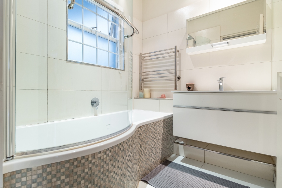 To Let 2 Bedroom Property for Rent in Vredehoek Western Cape